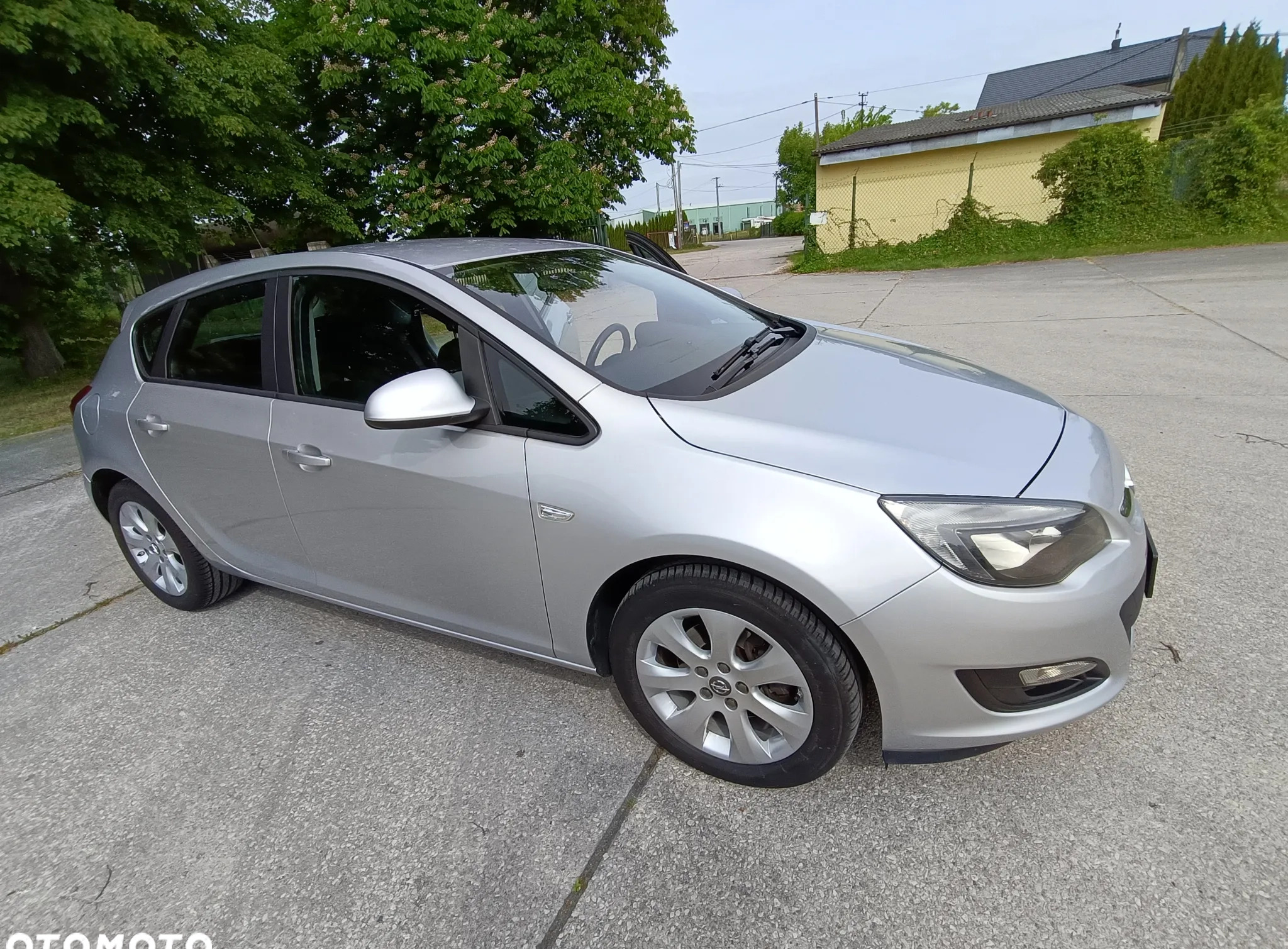 Opel Astra cena 31900 przebieg: 194000, rok produkcji 2015 z Warka małe 106